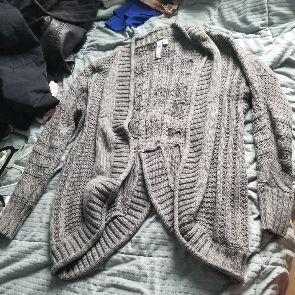 Alya comfy gray sweater size S